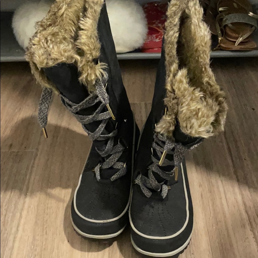 Sorel boots only worn a few times size 7